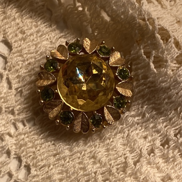 Two Pin Set - Picture 4 of 7